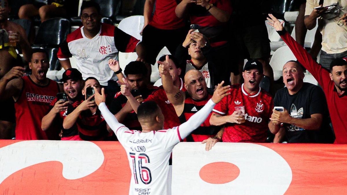 Samuel Lino brilha na goleada do Flamengo sobre o Vasco e exalta força do elenco